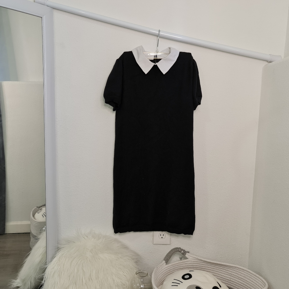 Black dress with white collar - Picture 1 of 2